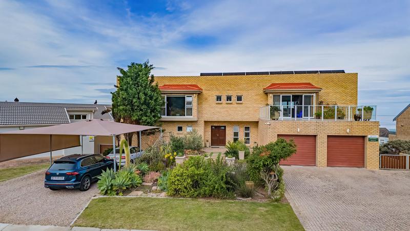 9 Bedroom Property for Sale in Outeniqua Strand Western Cape